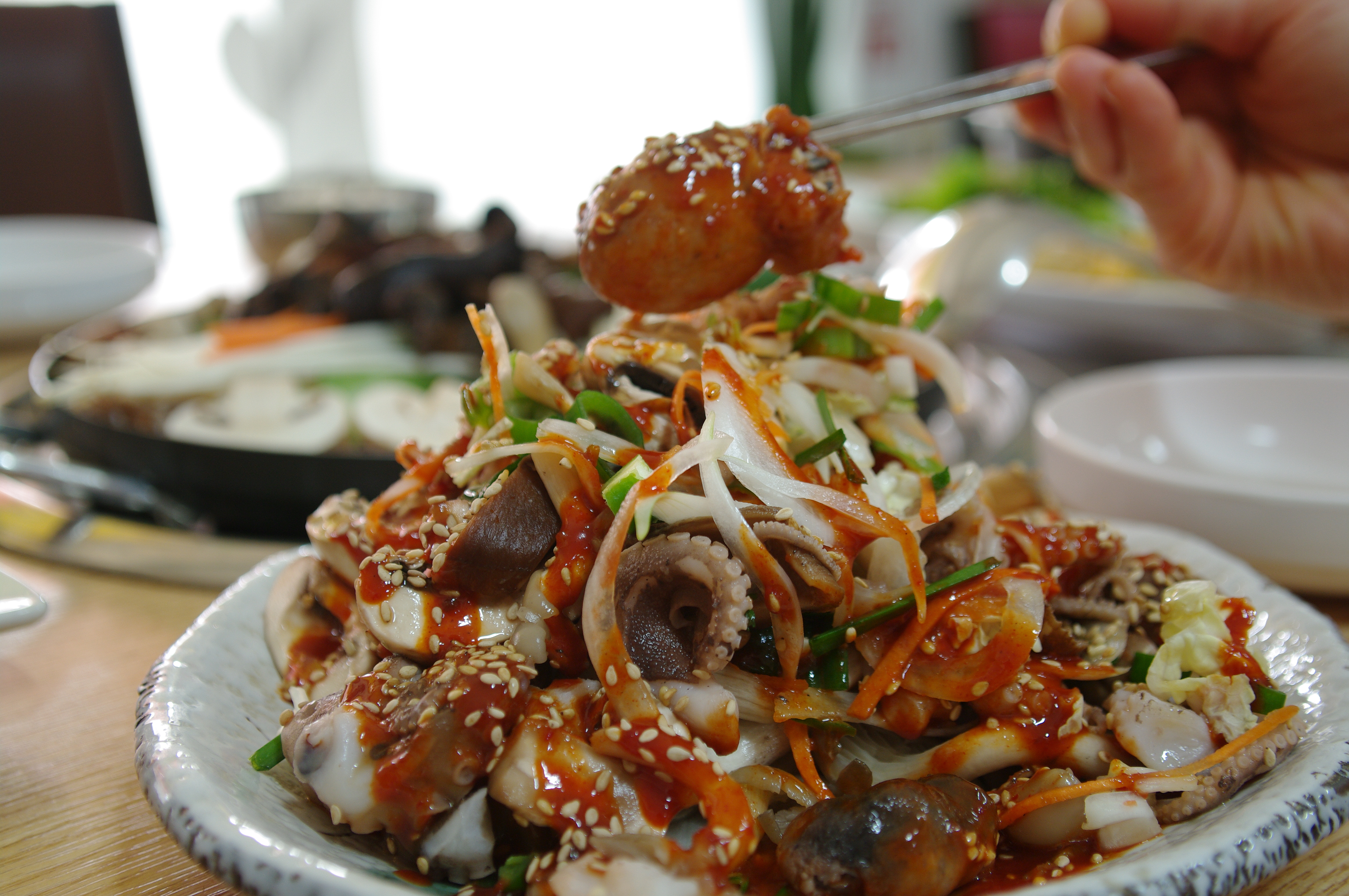 청기와지붕아래