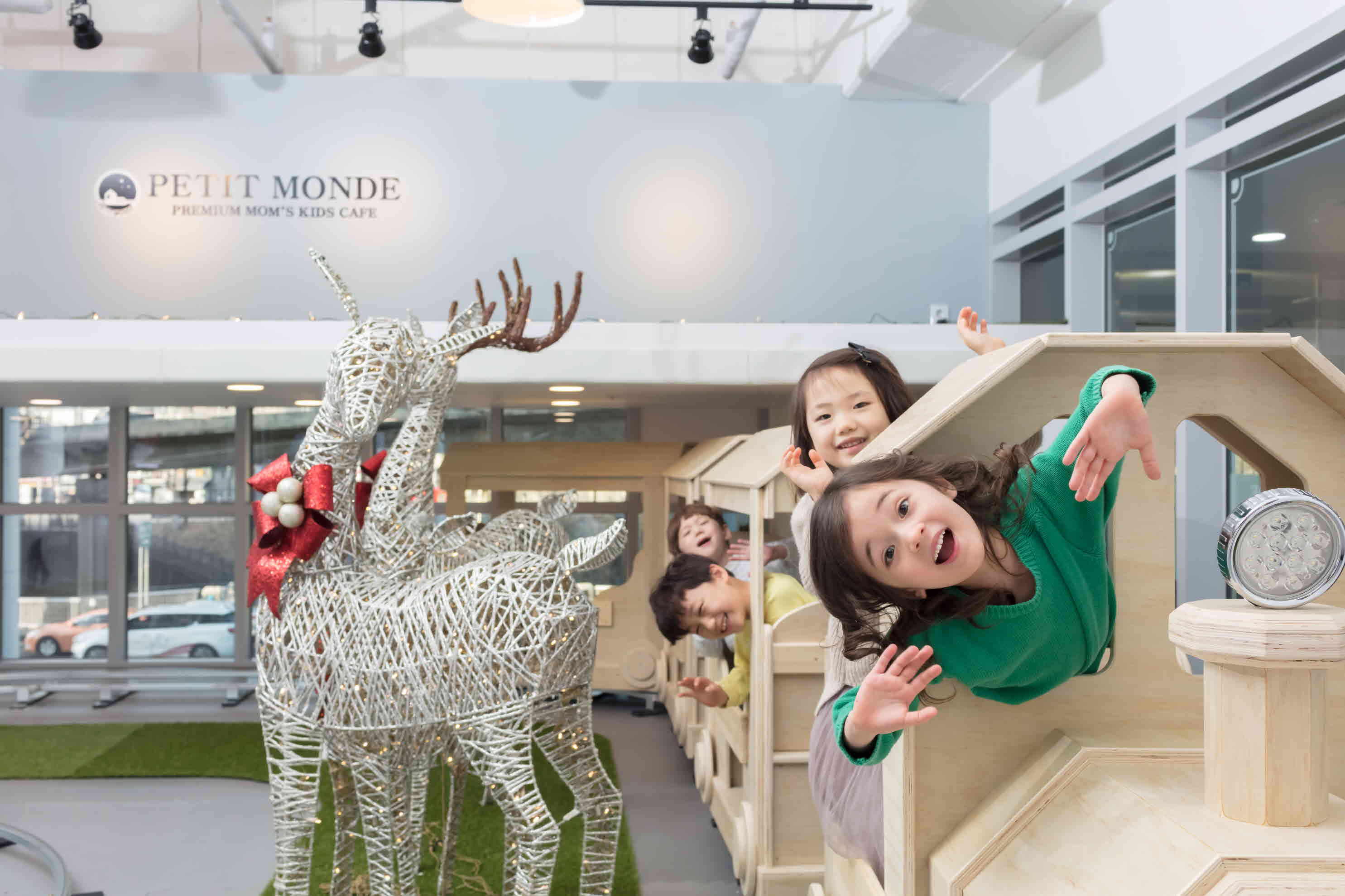 쁘띠몽드 마포중앙도서관점