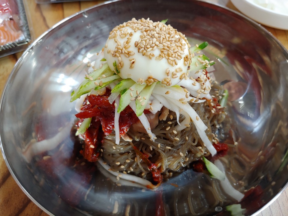 모이세홍두깨손칼국수