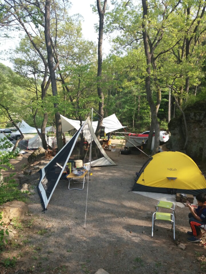 덤바위 캠핑장