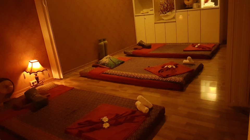 엄지손마사지 photo 4