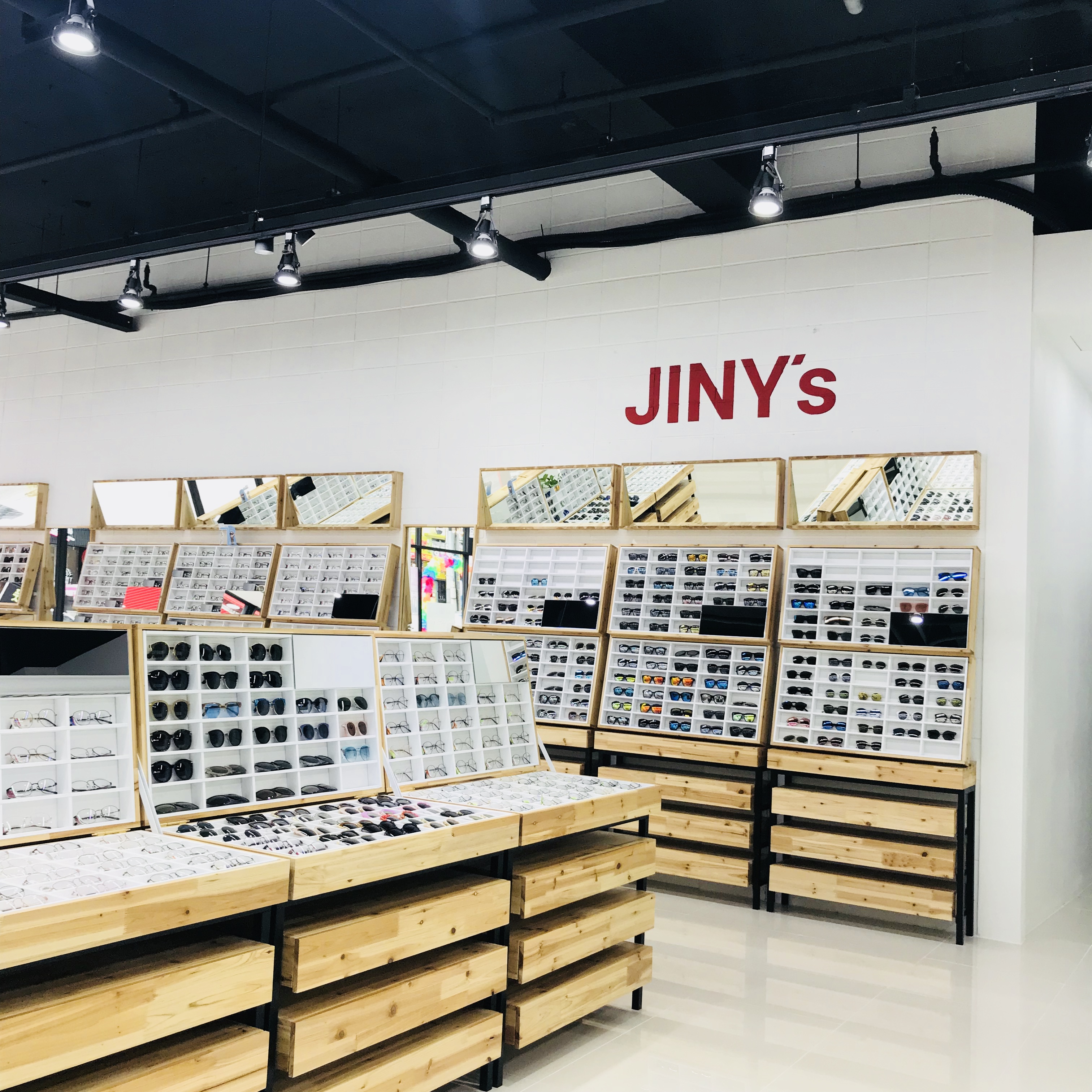 지니스안경 렌즈나인 창원2호점 대표 이미지