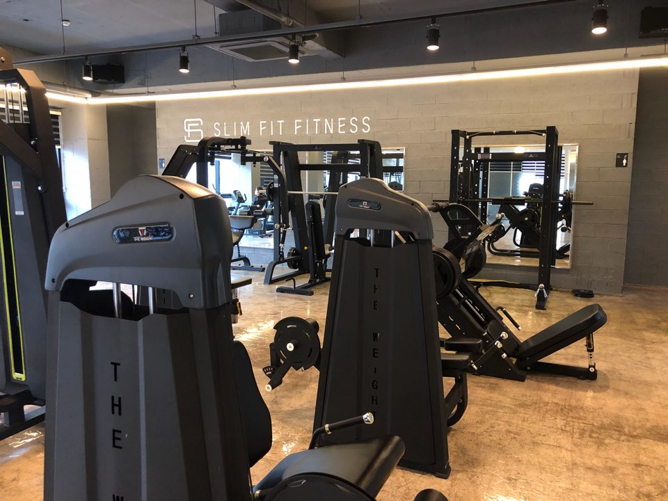 슬림핏 대표 이미지
