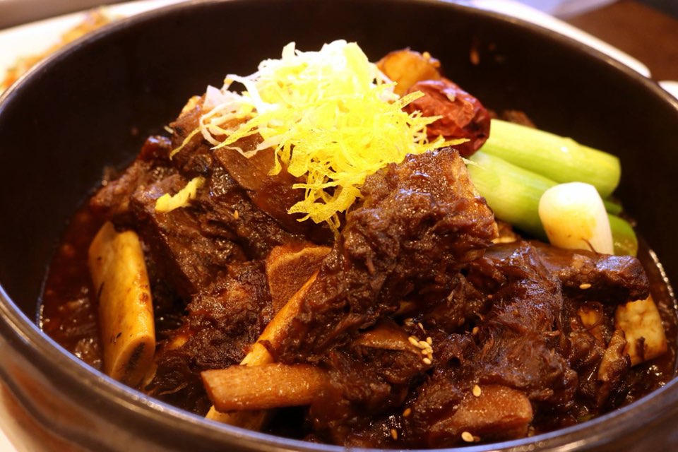 돌담한우숯불명가