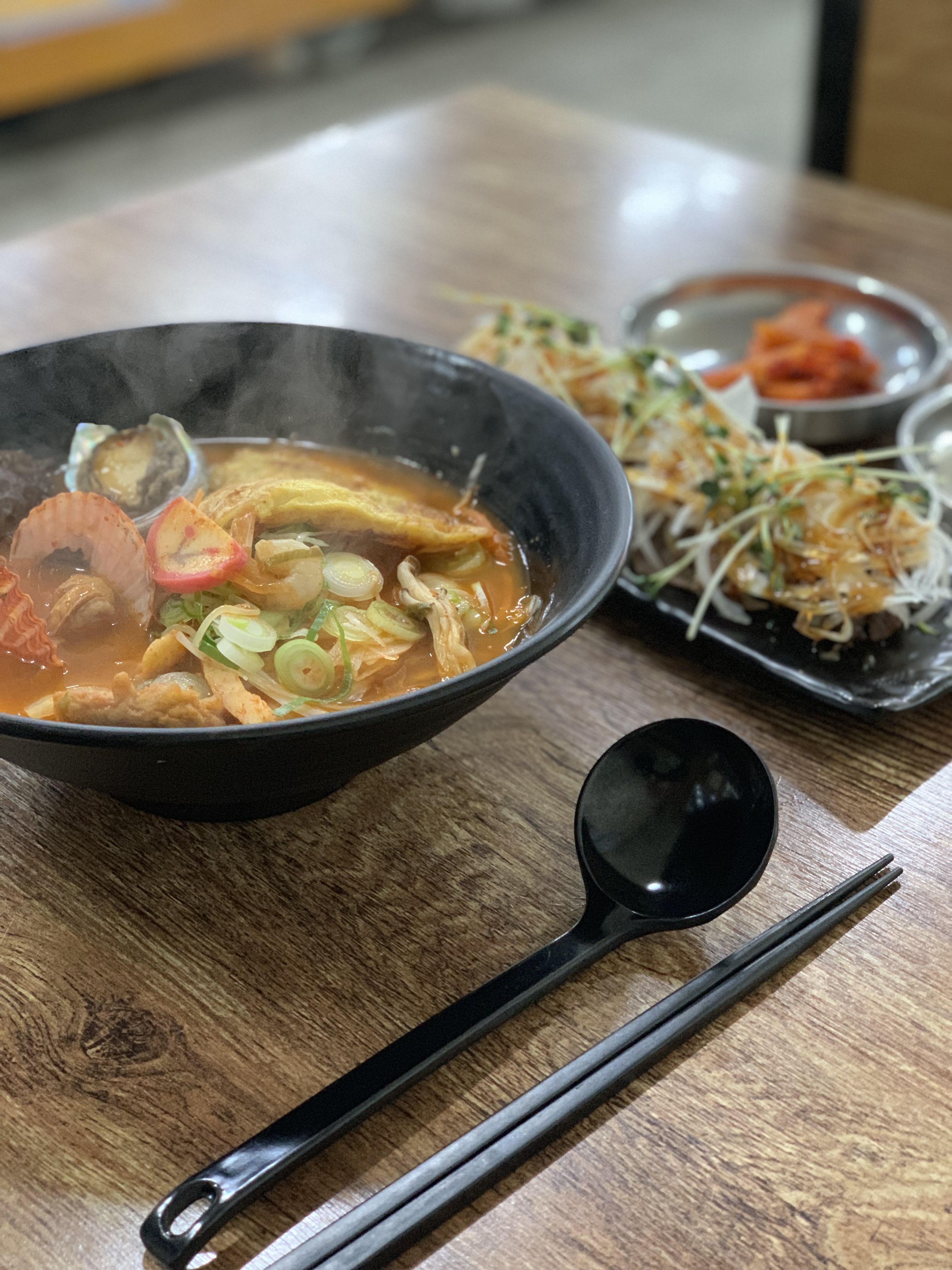 전복국수 대표 이미지 - 전복오뎅우동