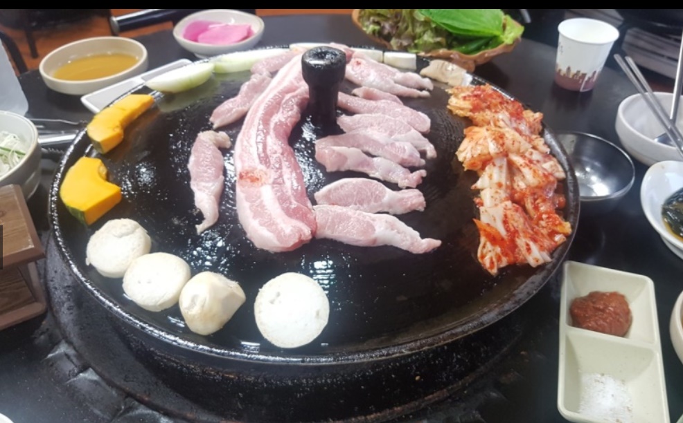 푸줏간생고기점 홍대점