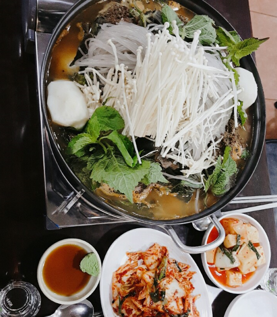 장터손칼국수