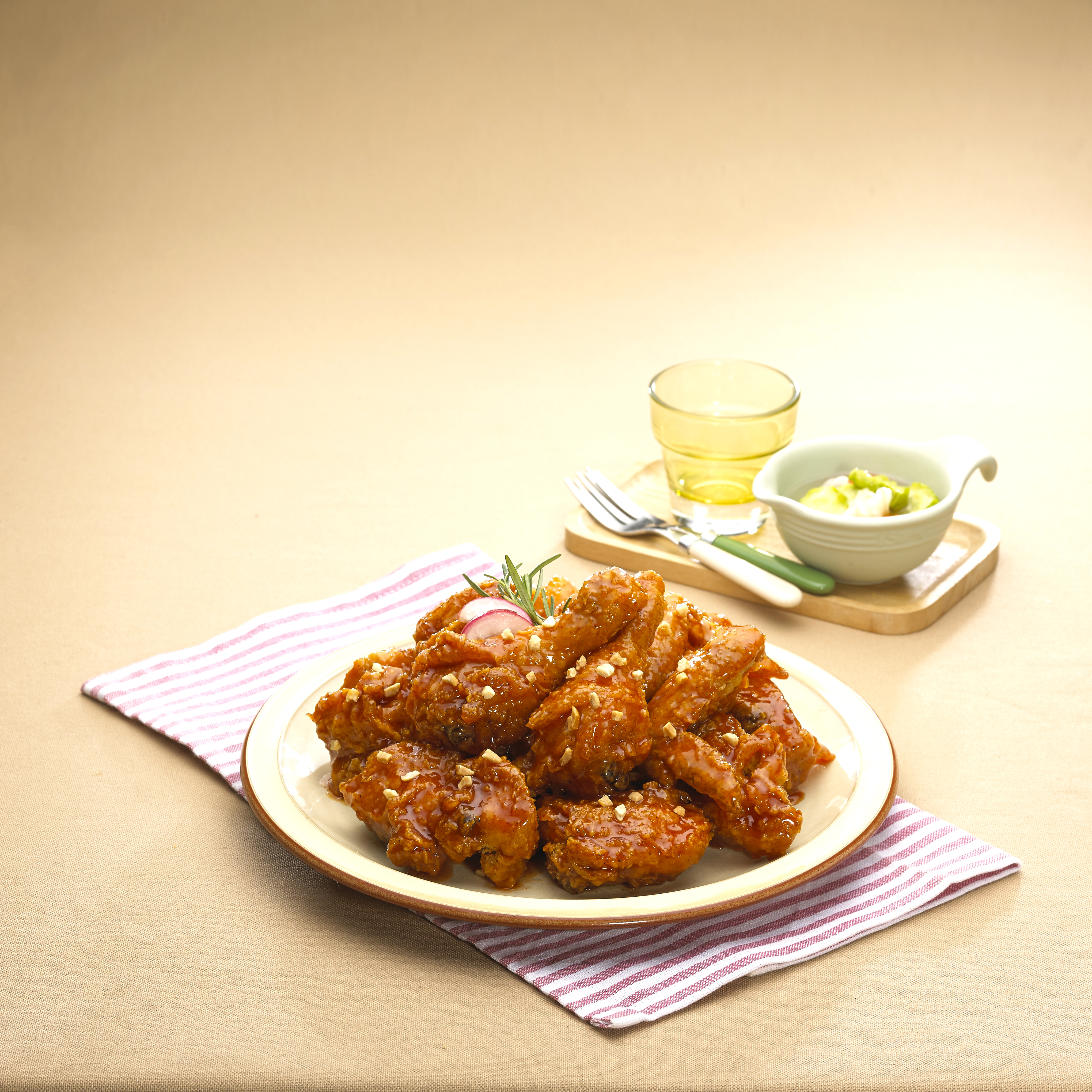치킨히어로 안성유안아파트점