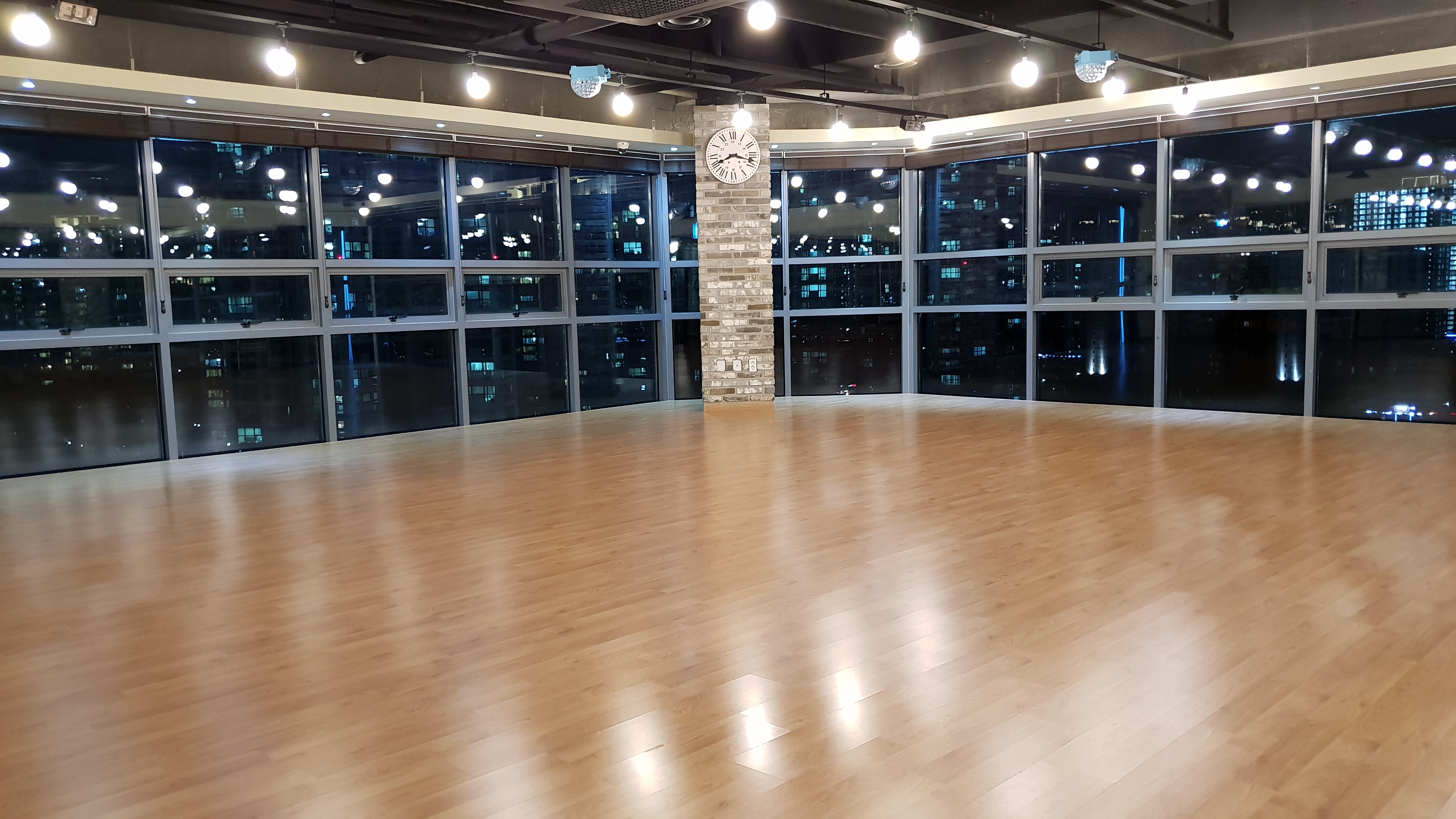 헬로우짐 스크린골프 대표 이미지
