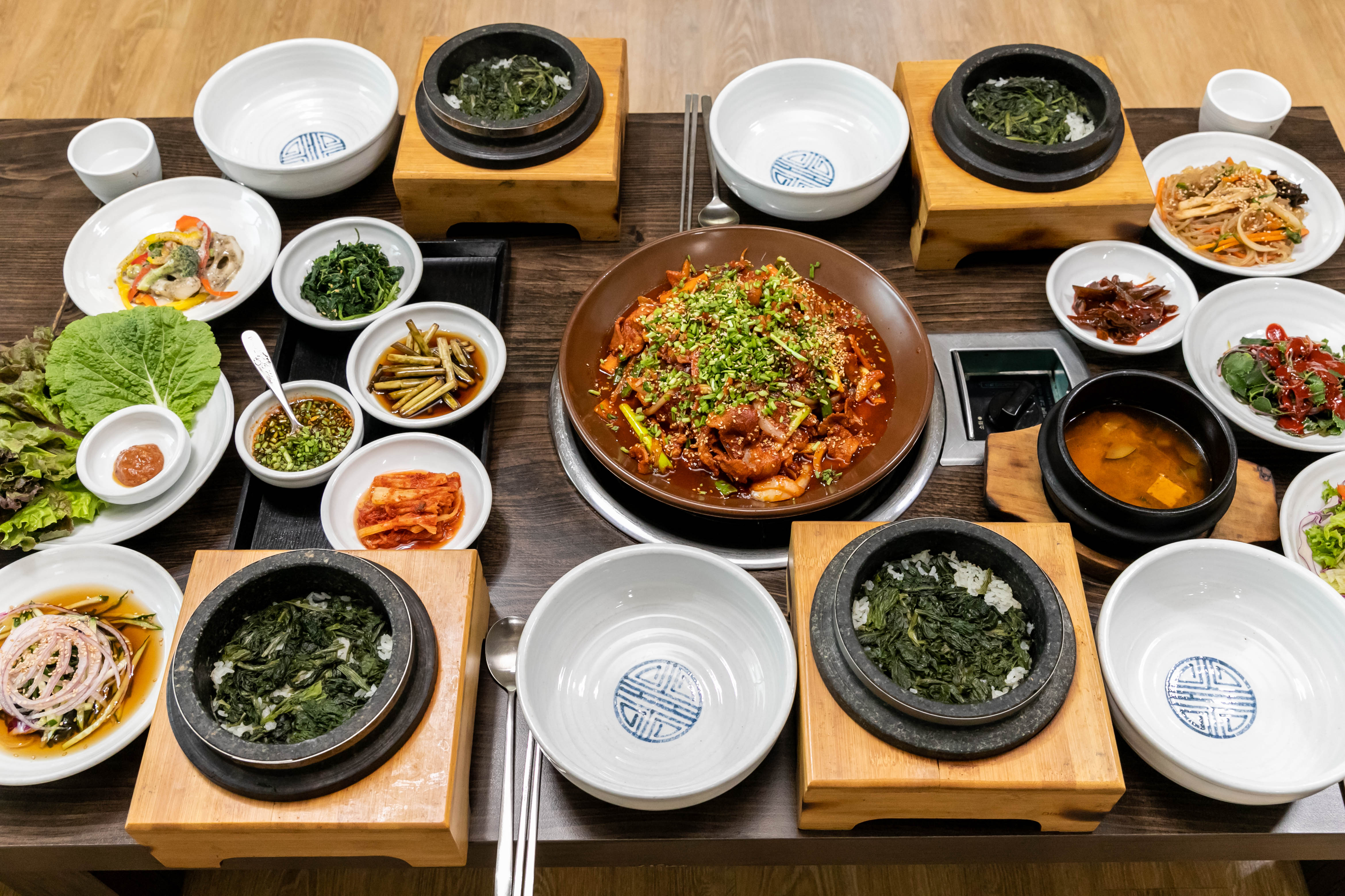 Ilpum set (stir-fried pork and gondre stone-pot rice)