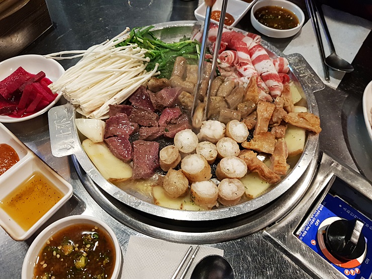 신촌부추곱창 신촌본점