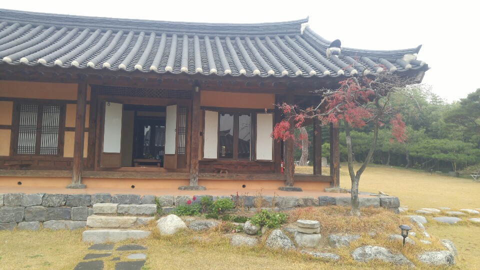 감찰댁사랑뜰