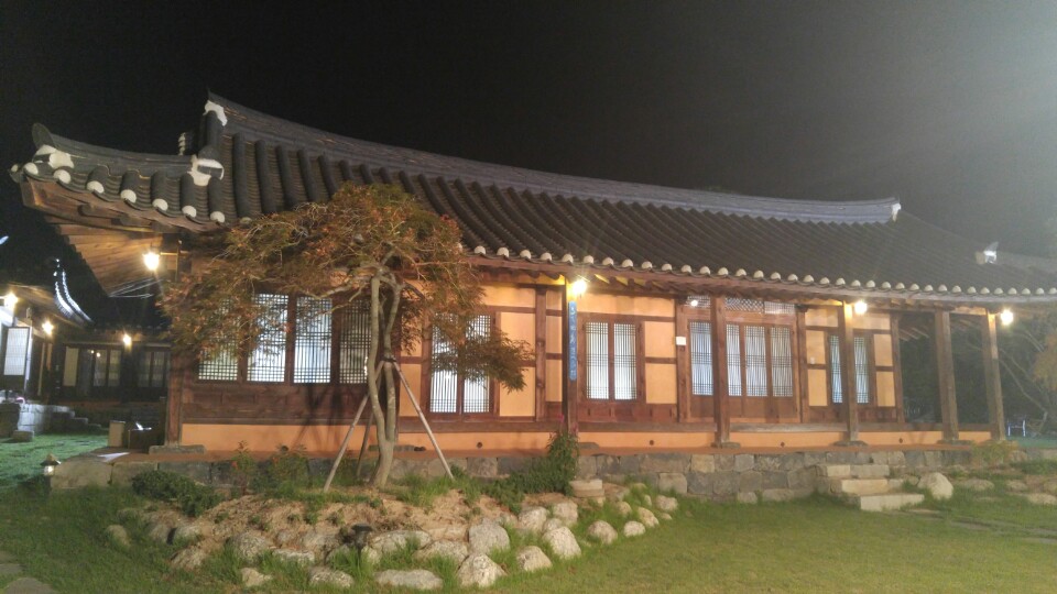 감찰댁사랑뜰