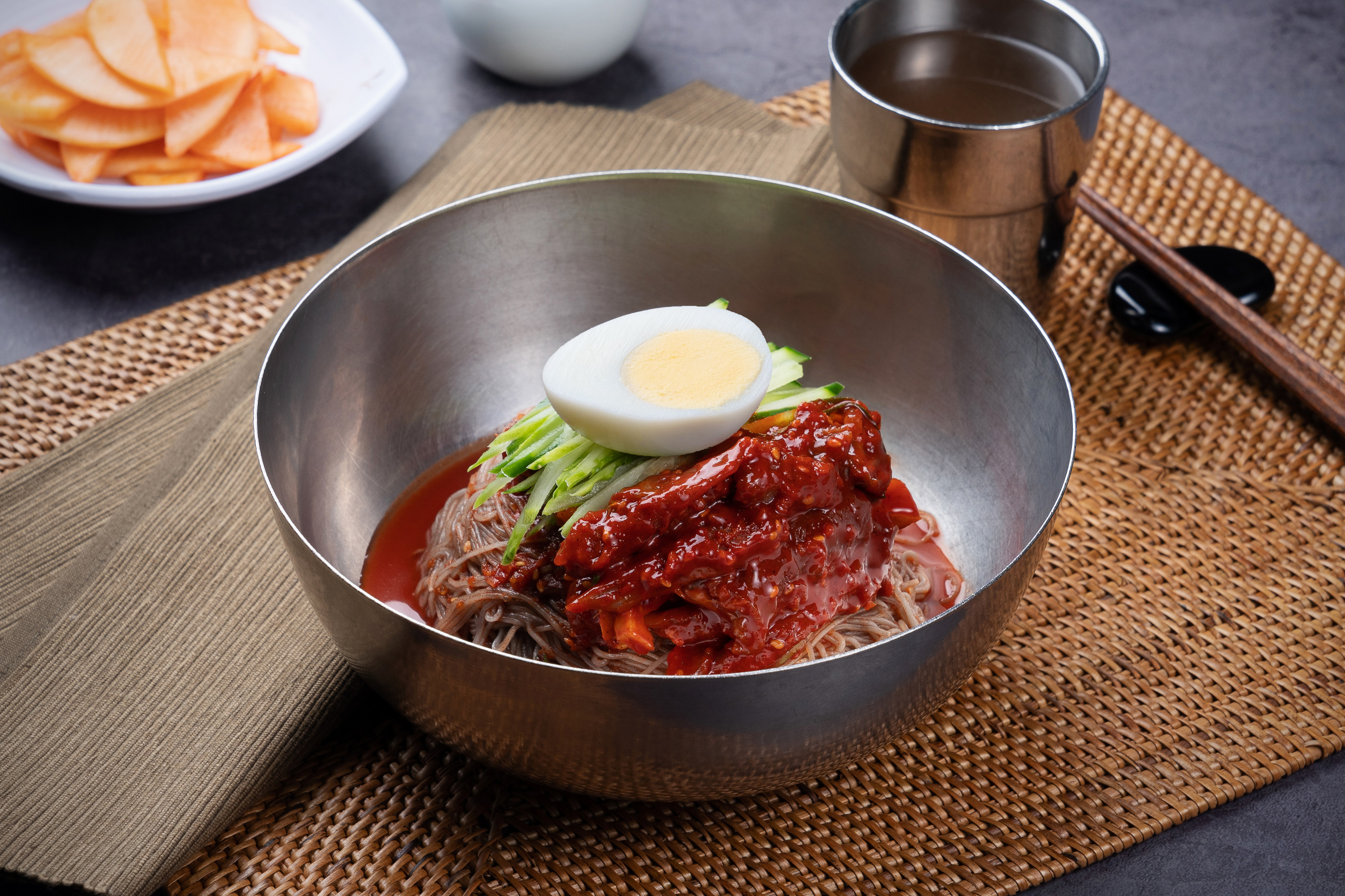 회냉면