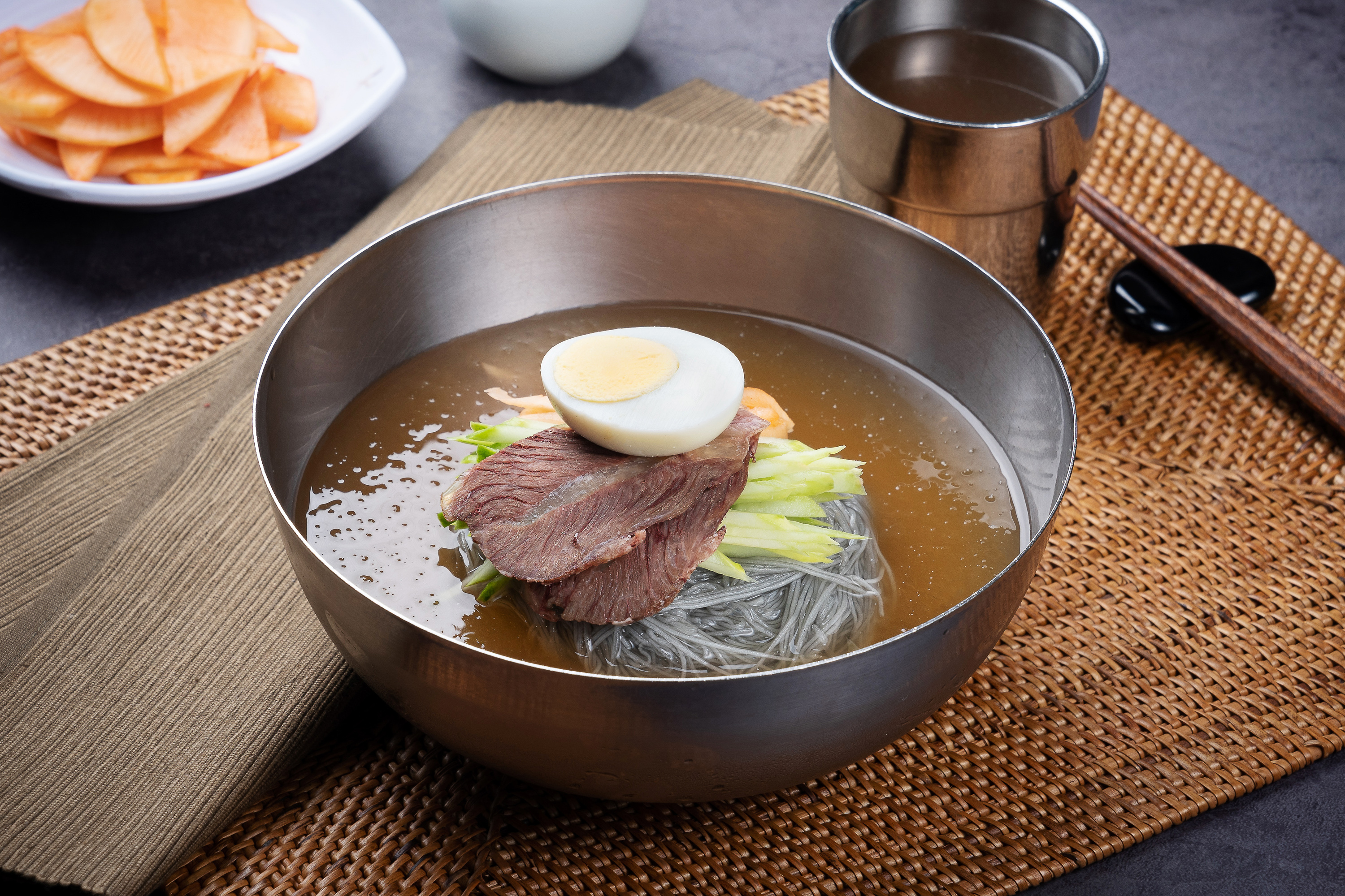 물냉면