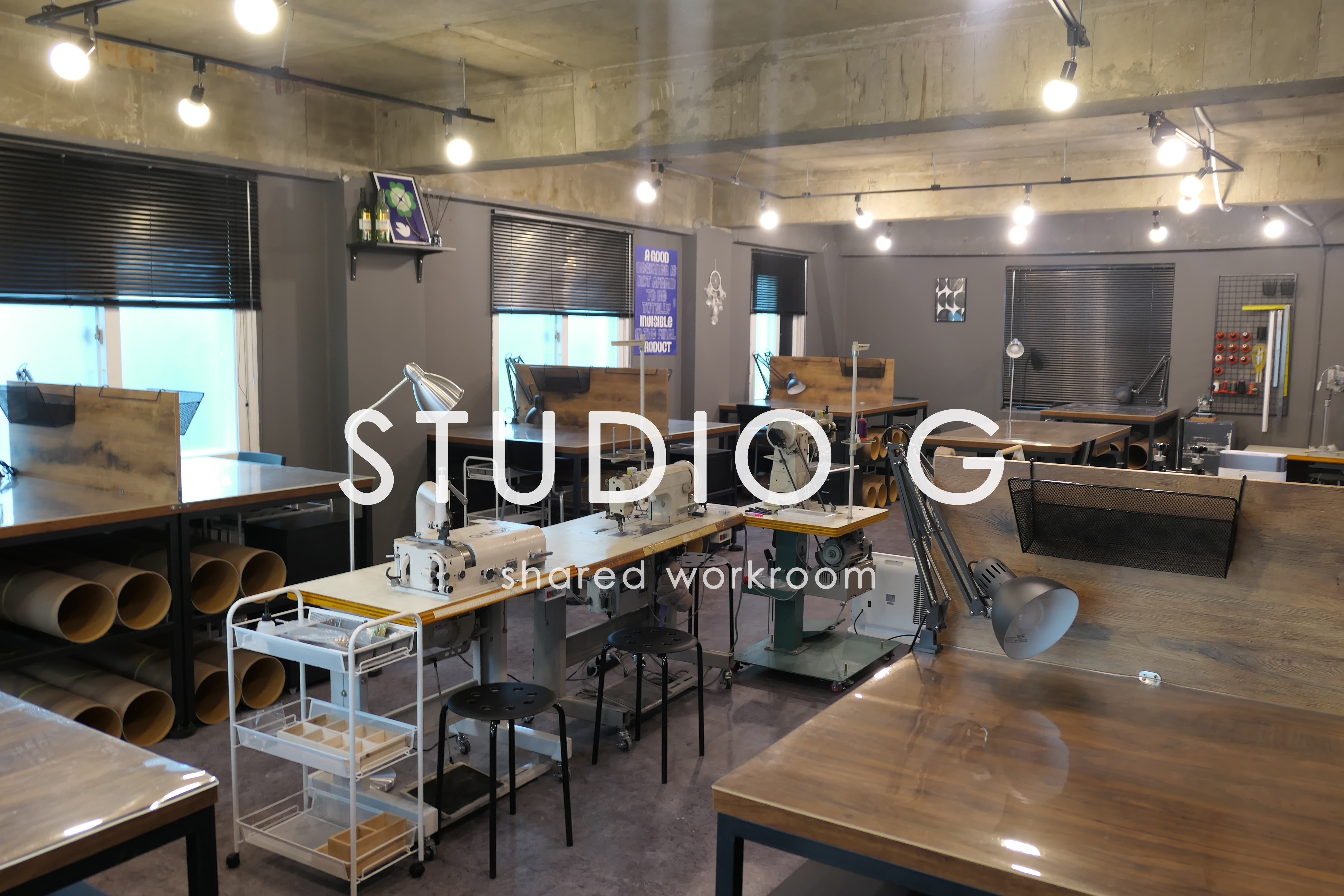 스튜디오지 내부 또는 관련 모습