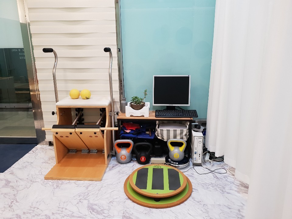 손인수의 체형 필라테스 대표 이미지