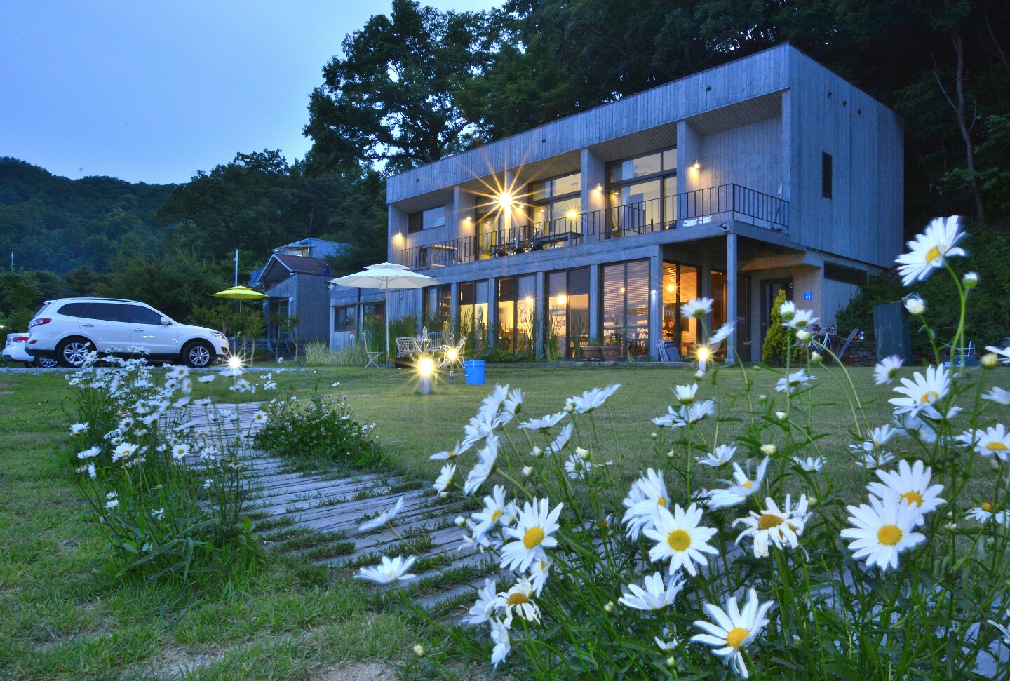 호수위의 하루펜션