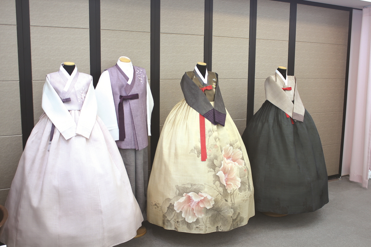 순한복의멋이연이한복