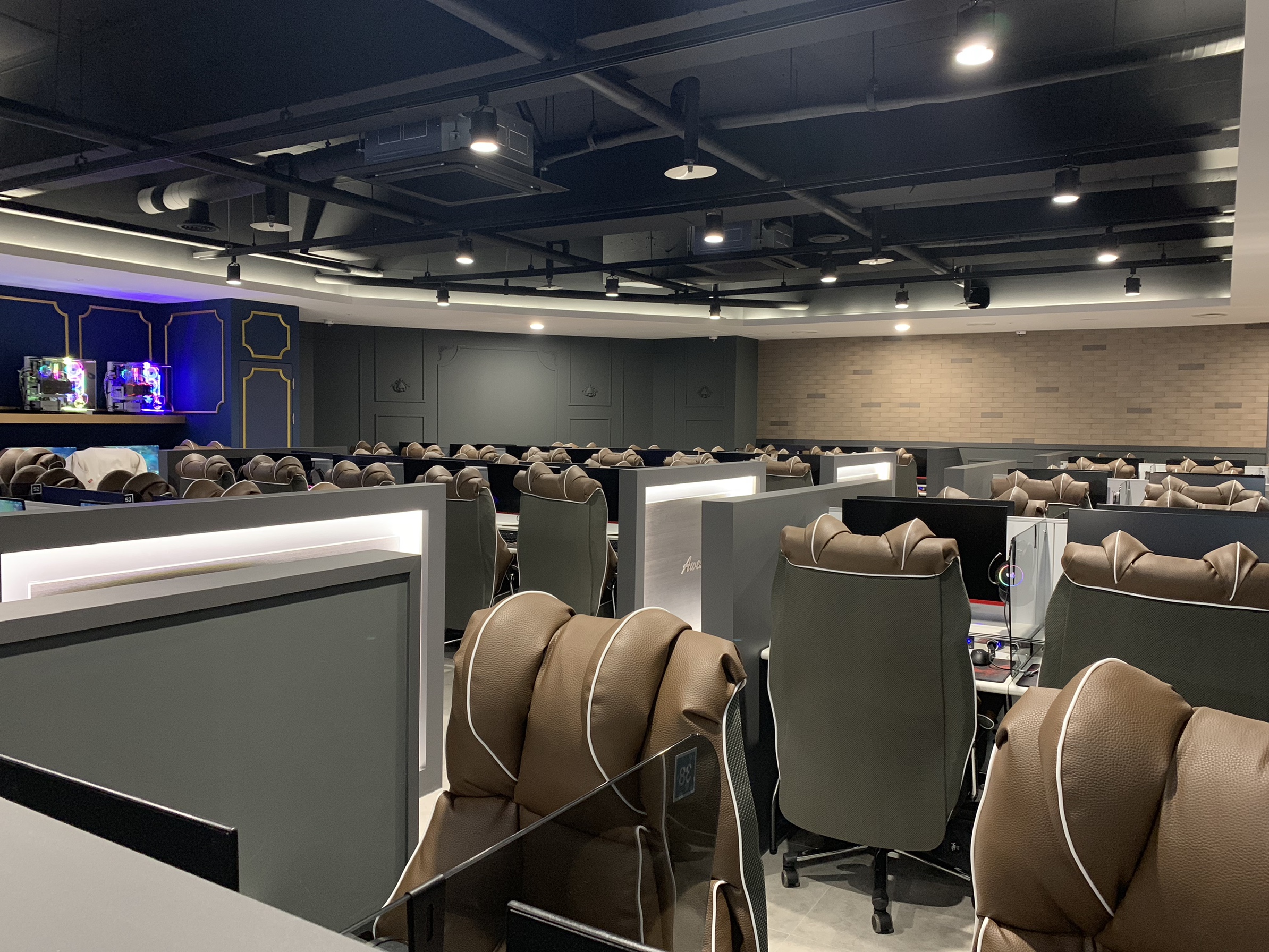 어썸 PC & CAFE