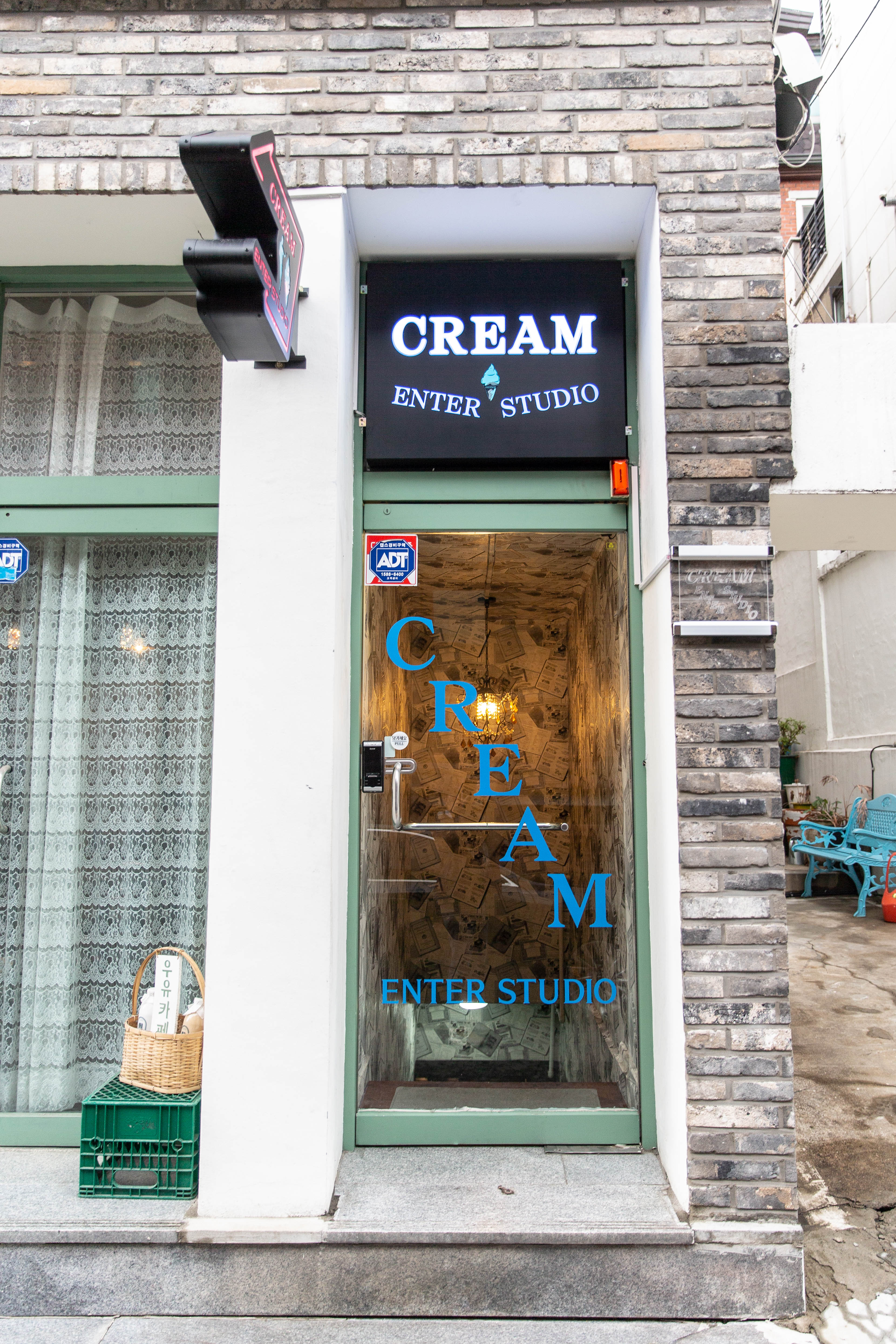 1번째 스튜디오 사진