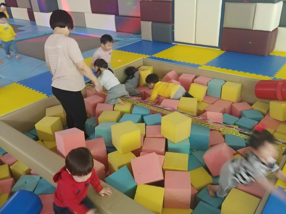 팡팡키즈카페