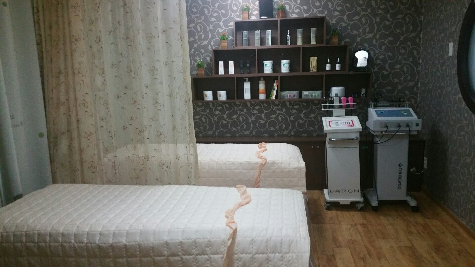 하얀피부 photo 3