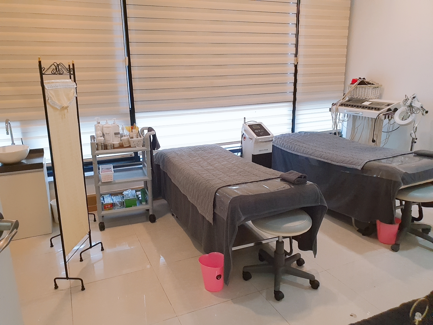 기미여드름모공예스라인 대표 이미지