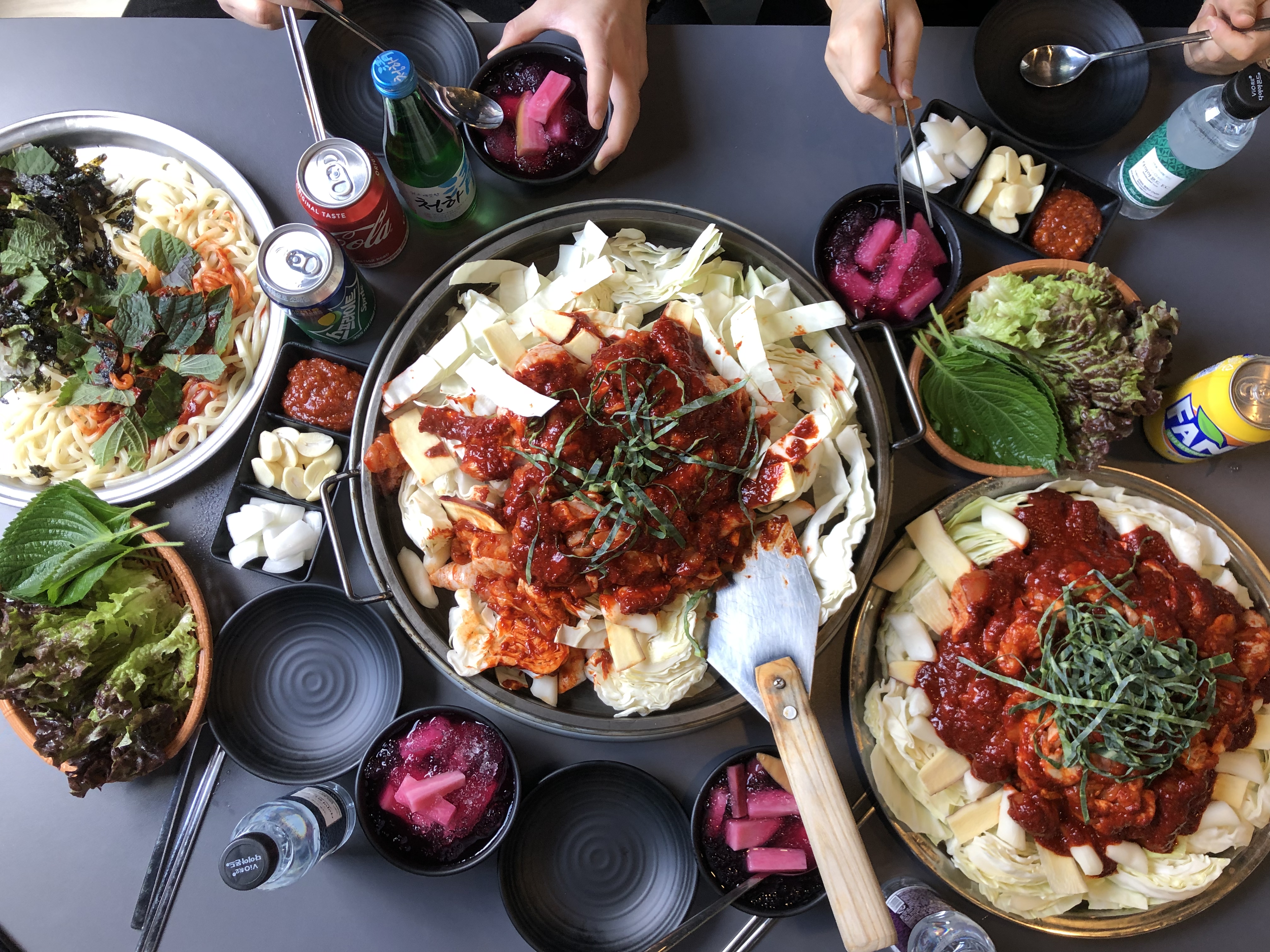 산천어춘천닭갈비 내부 또는 관련 모습