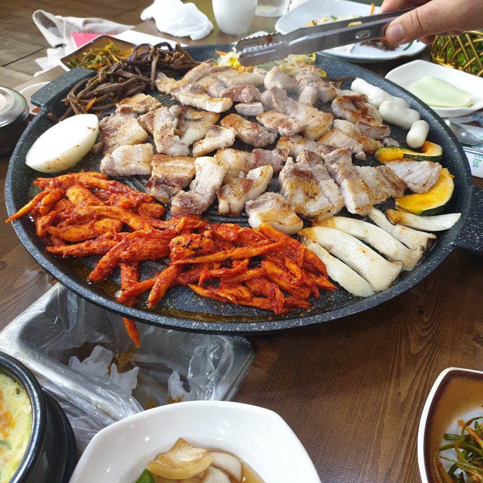 더덕솥뚜껑삼겹살 가경점