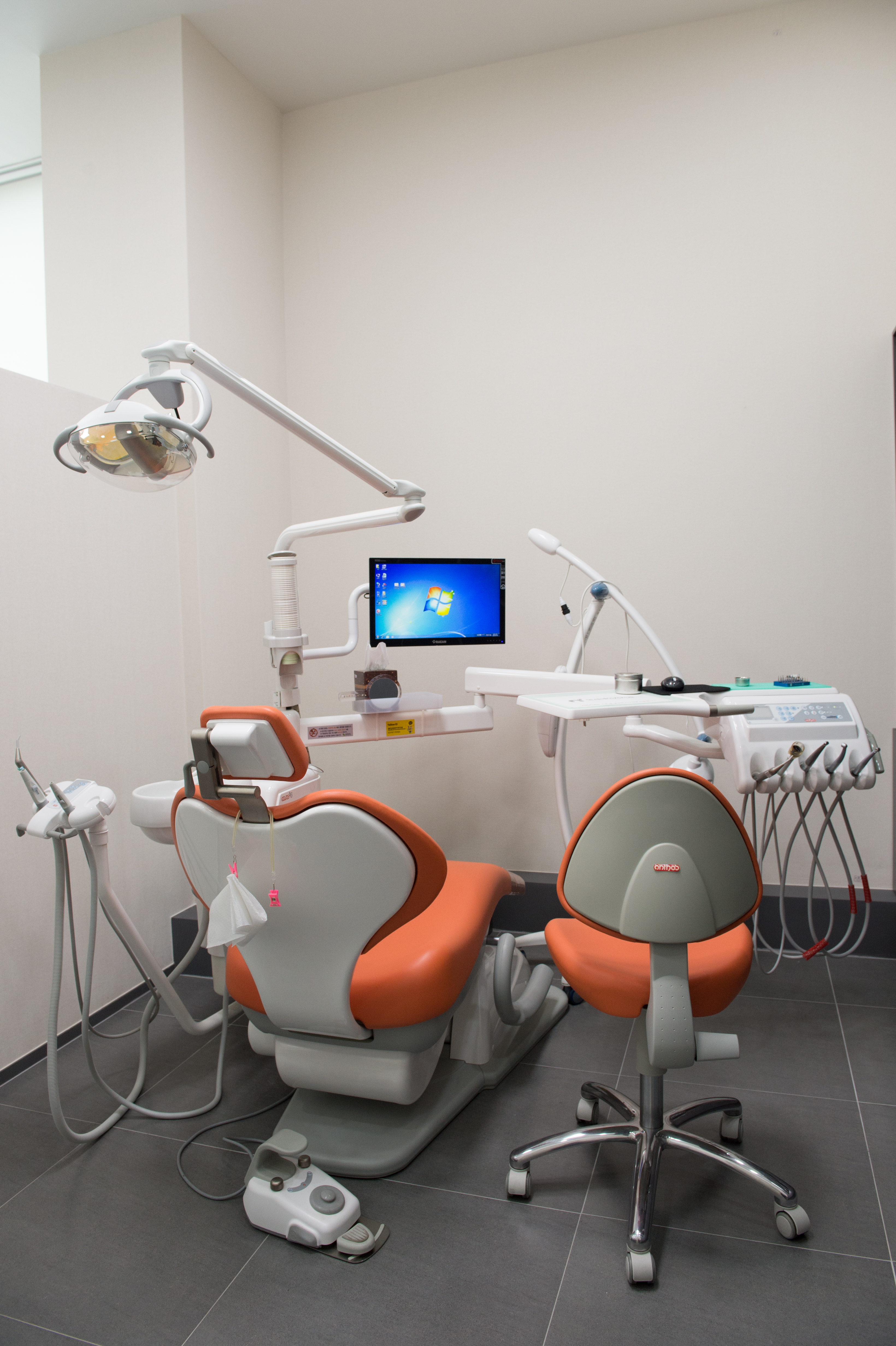 연세네이처치과 내부 전경