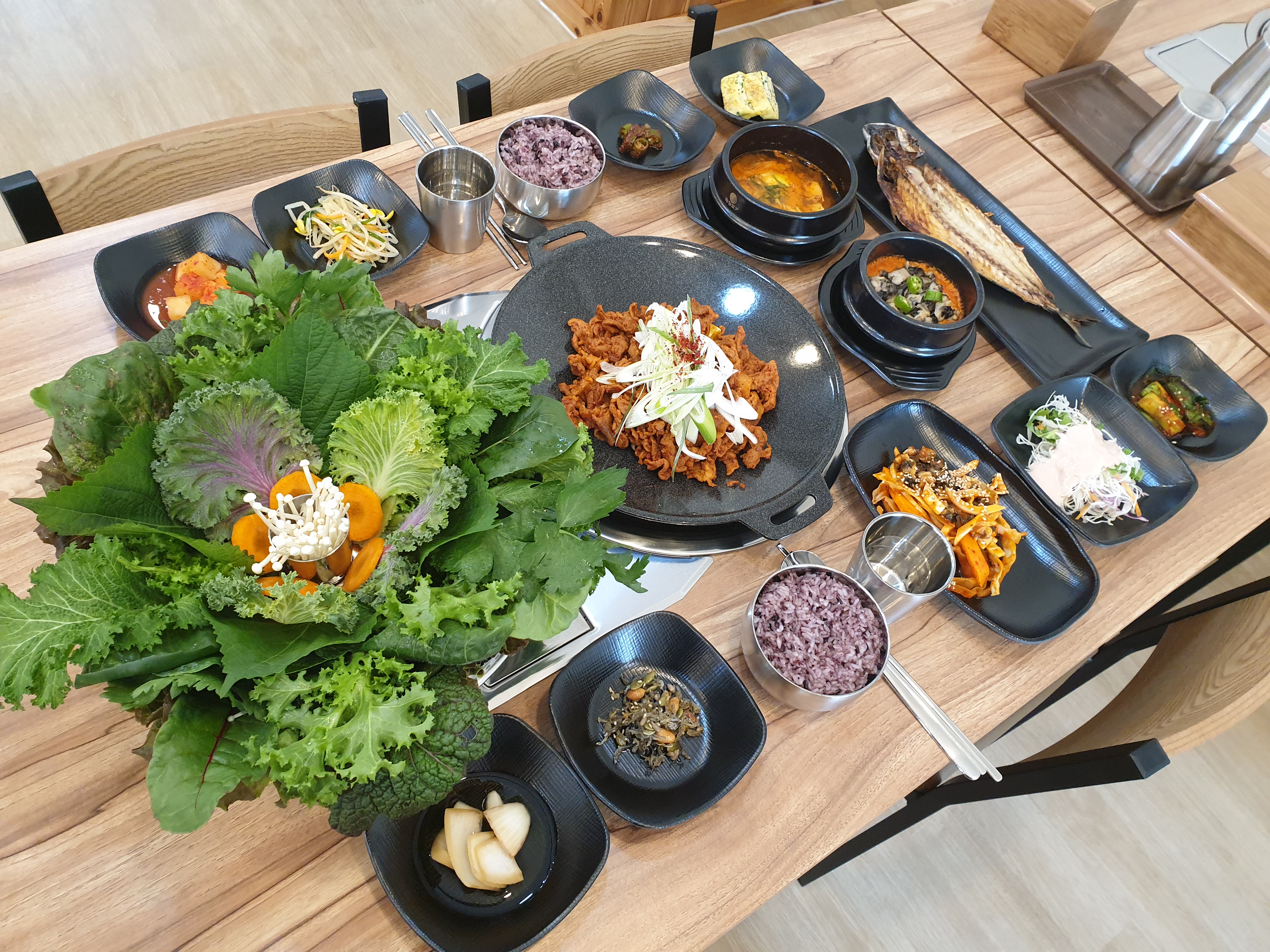 쌈밥에꽃이다