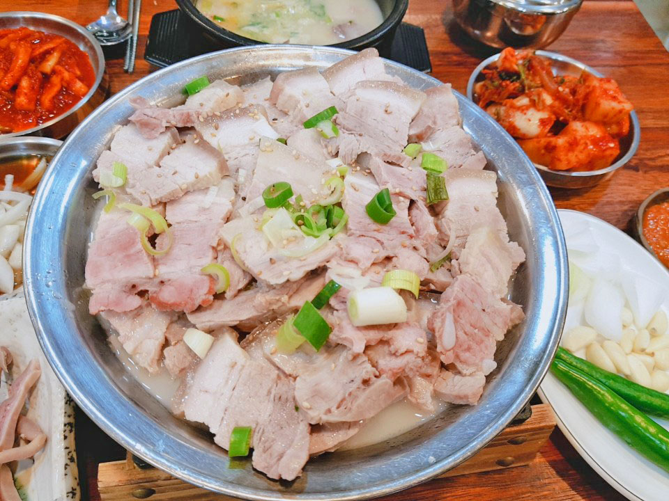 가마솥밀양돼지국밥