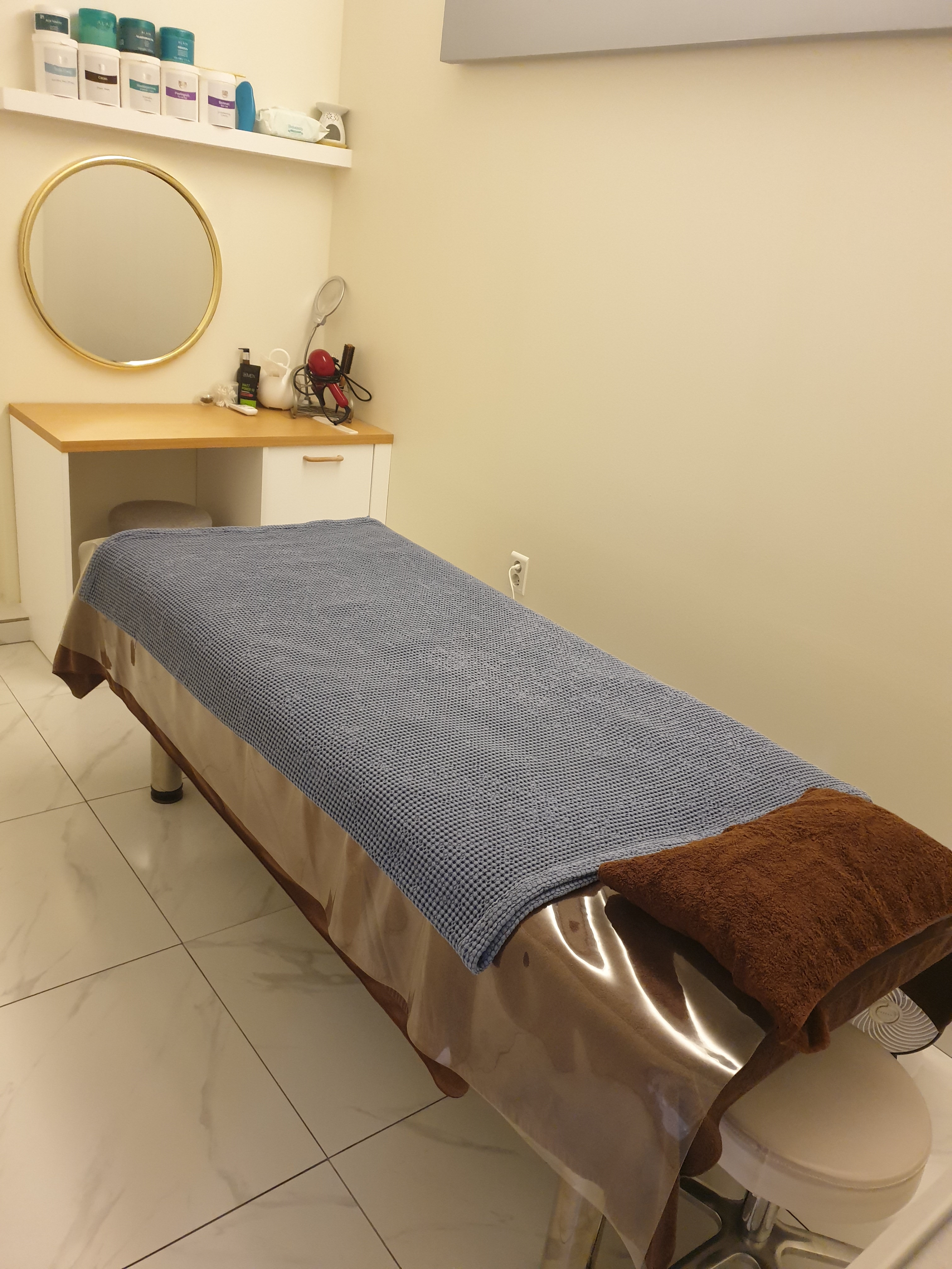 화이트온피부샵 대표 이미지