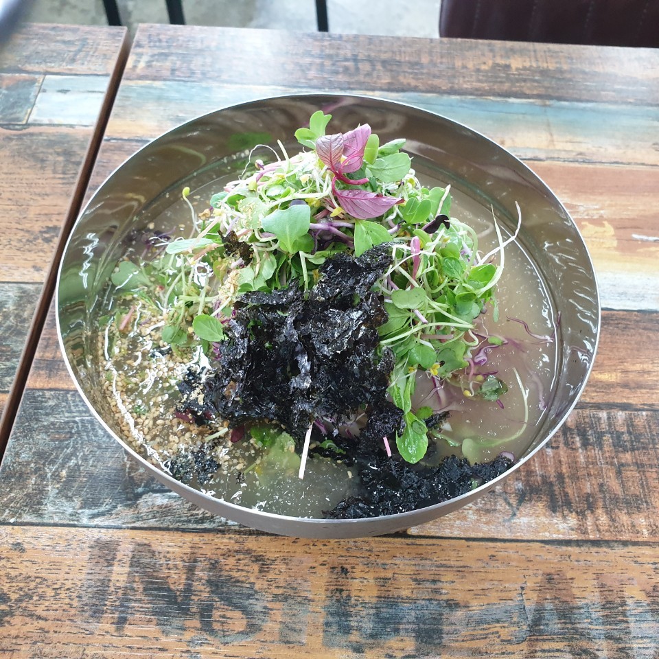 봉학메밀막국수