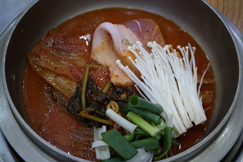 탕가네생고기김치찌개 상동역본점