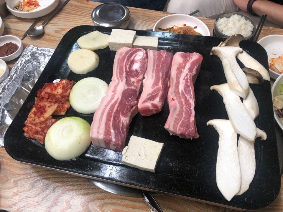돌판똥돼지