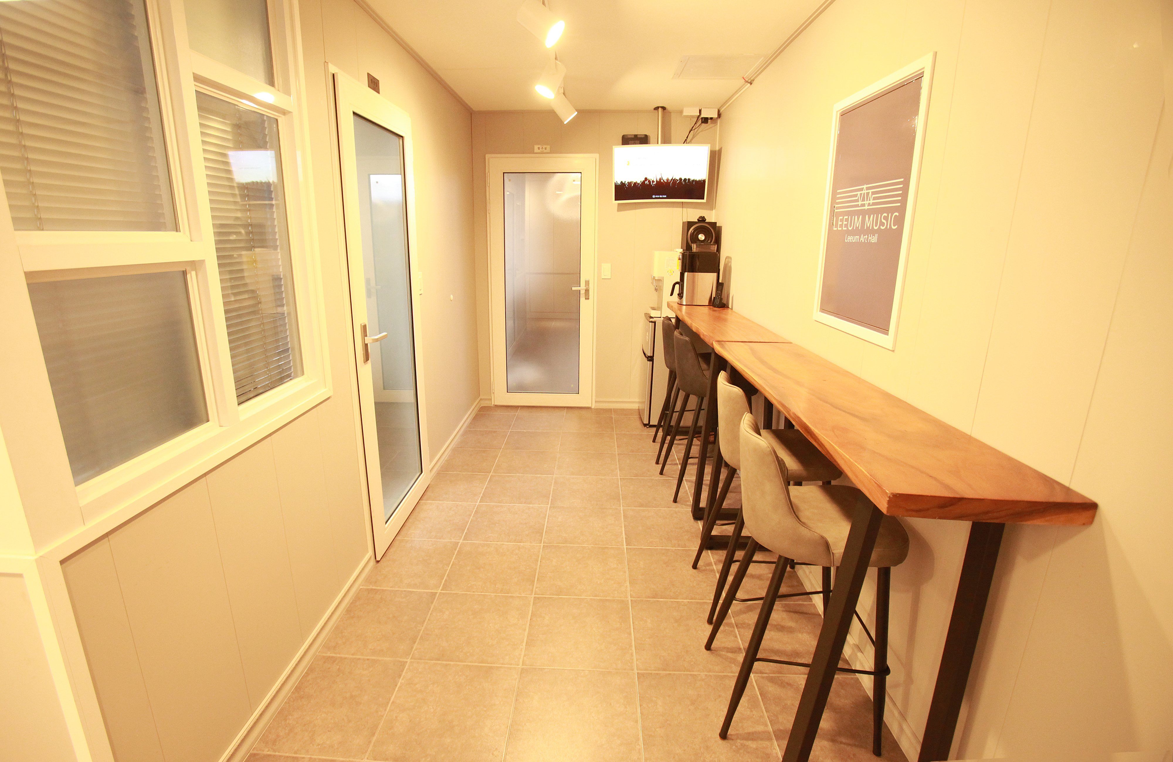 1번째 스튜디오 사진