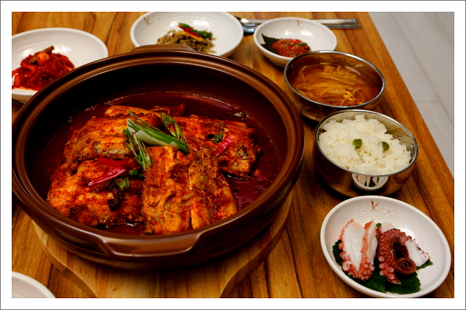 푸른밤의해안속초식당