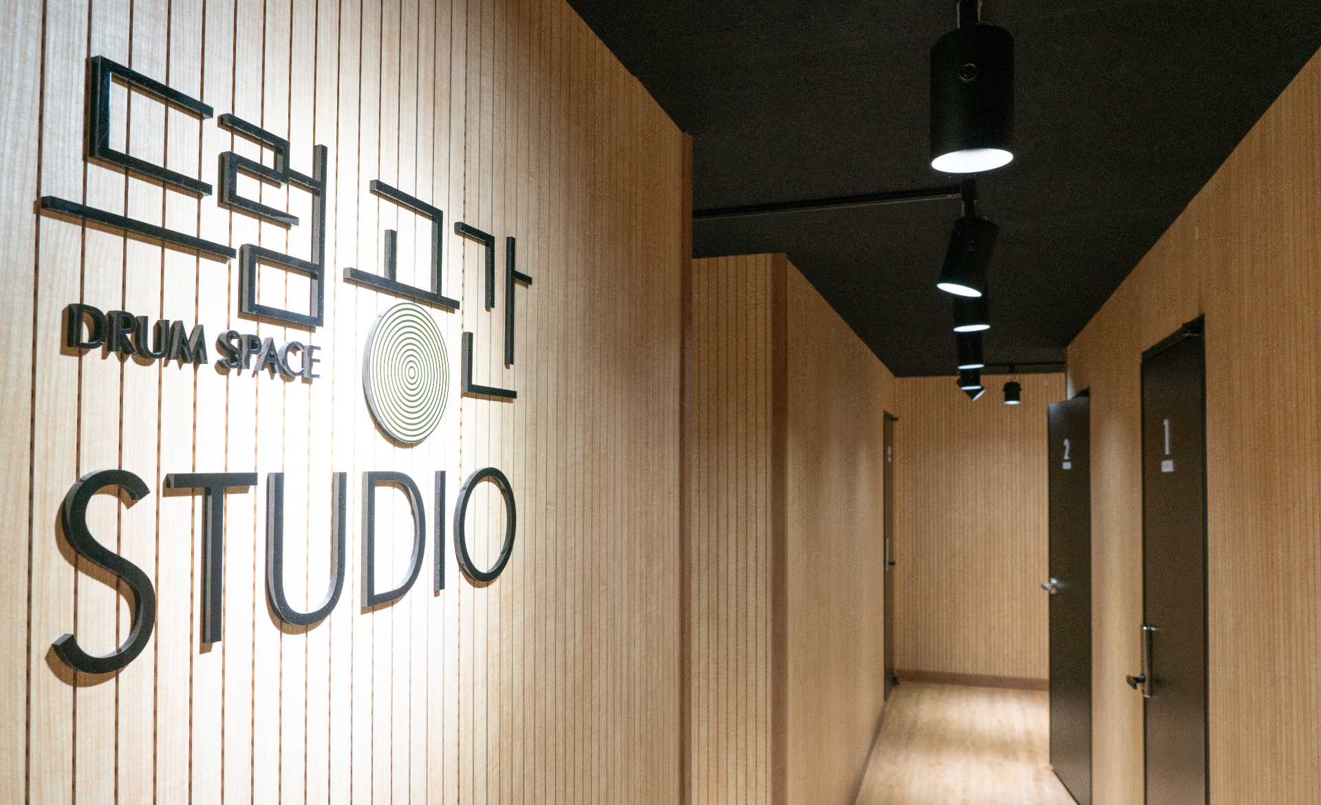 1번째 스튜디오 사진