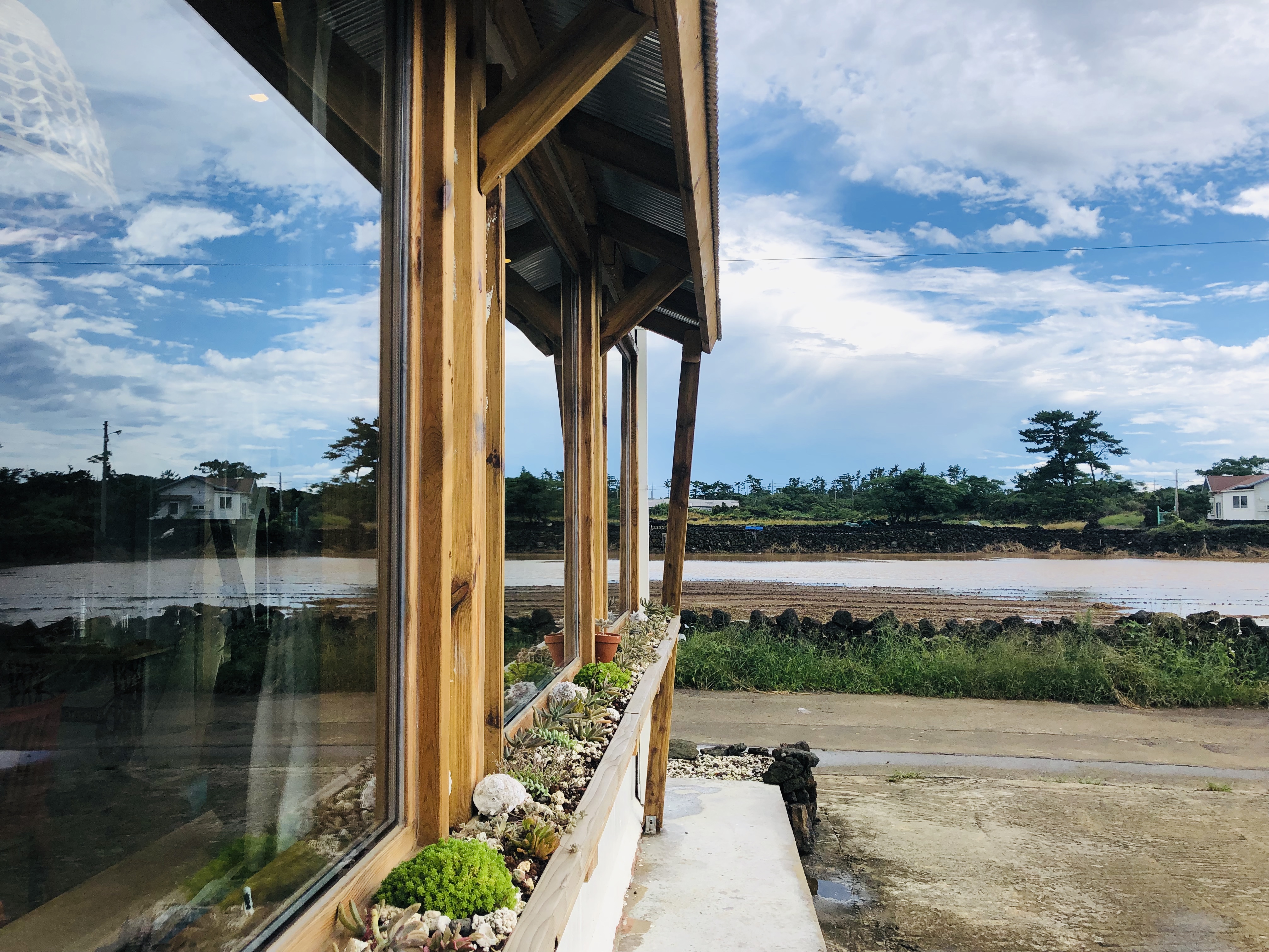 쓰쓰카페 대표 이미지