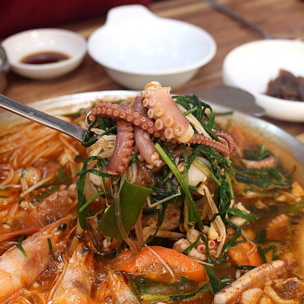 깔꾸리식당 용궁 해물뚝배기