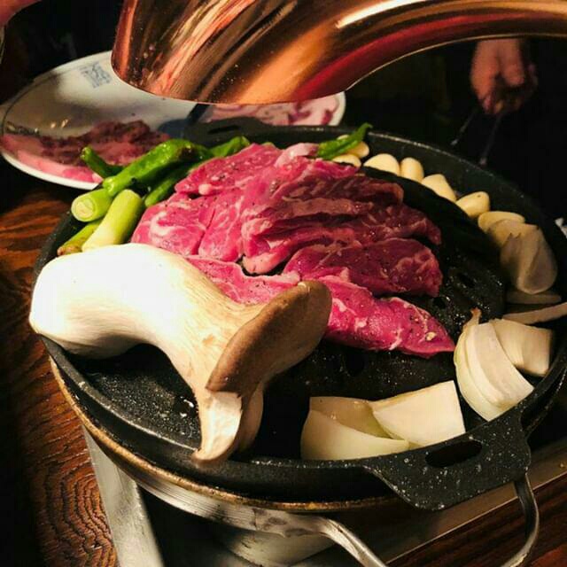 육돼