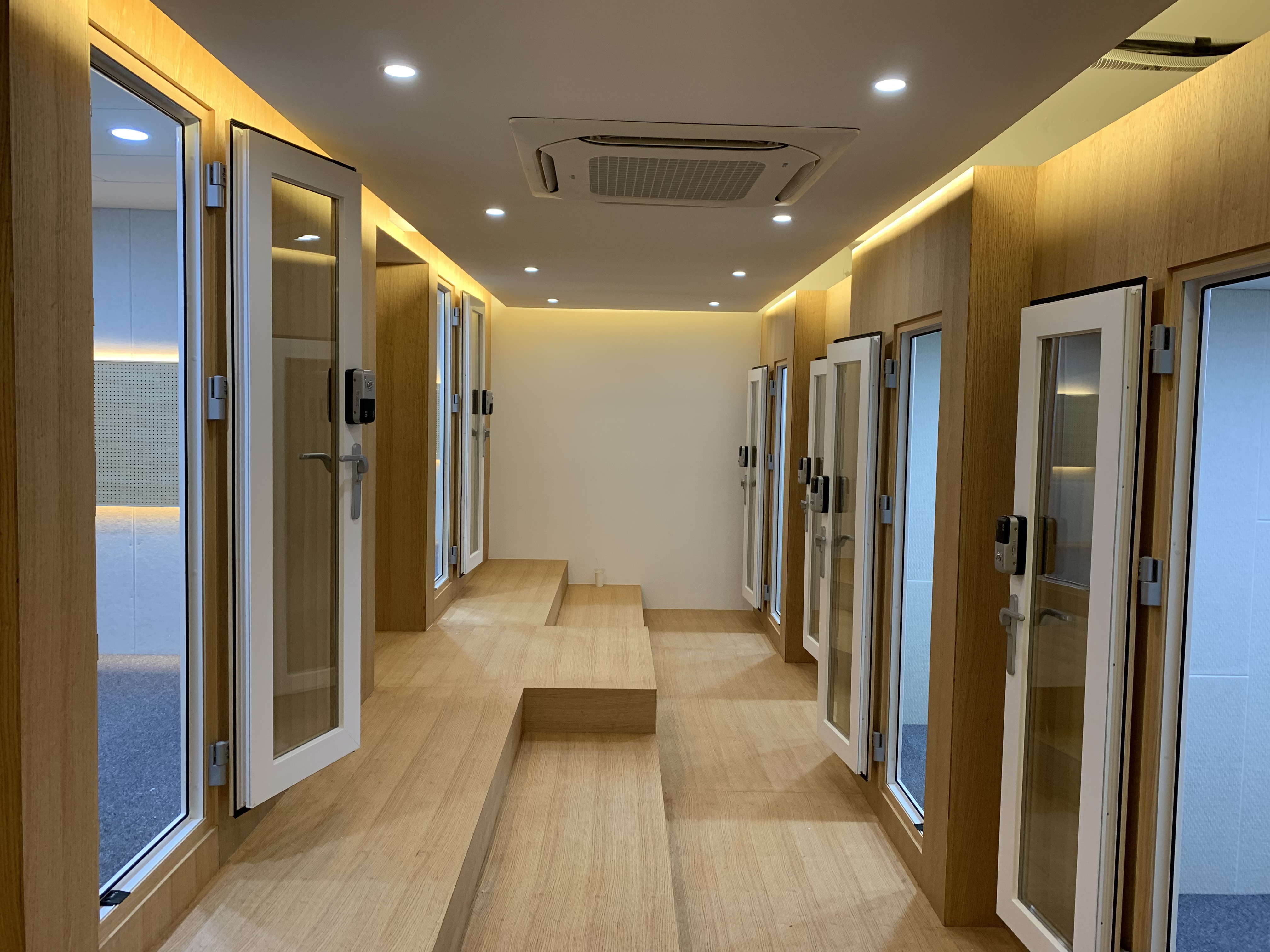 1번째 스튜디오 사진