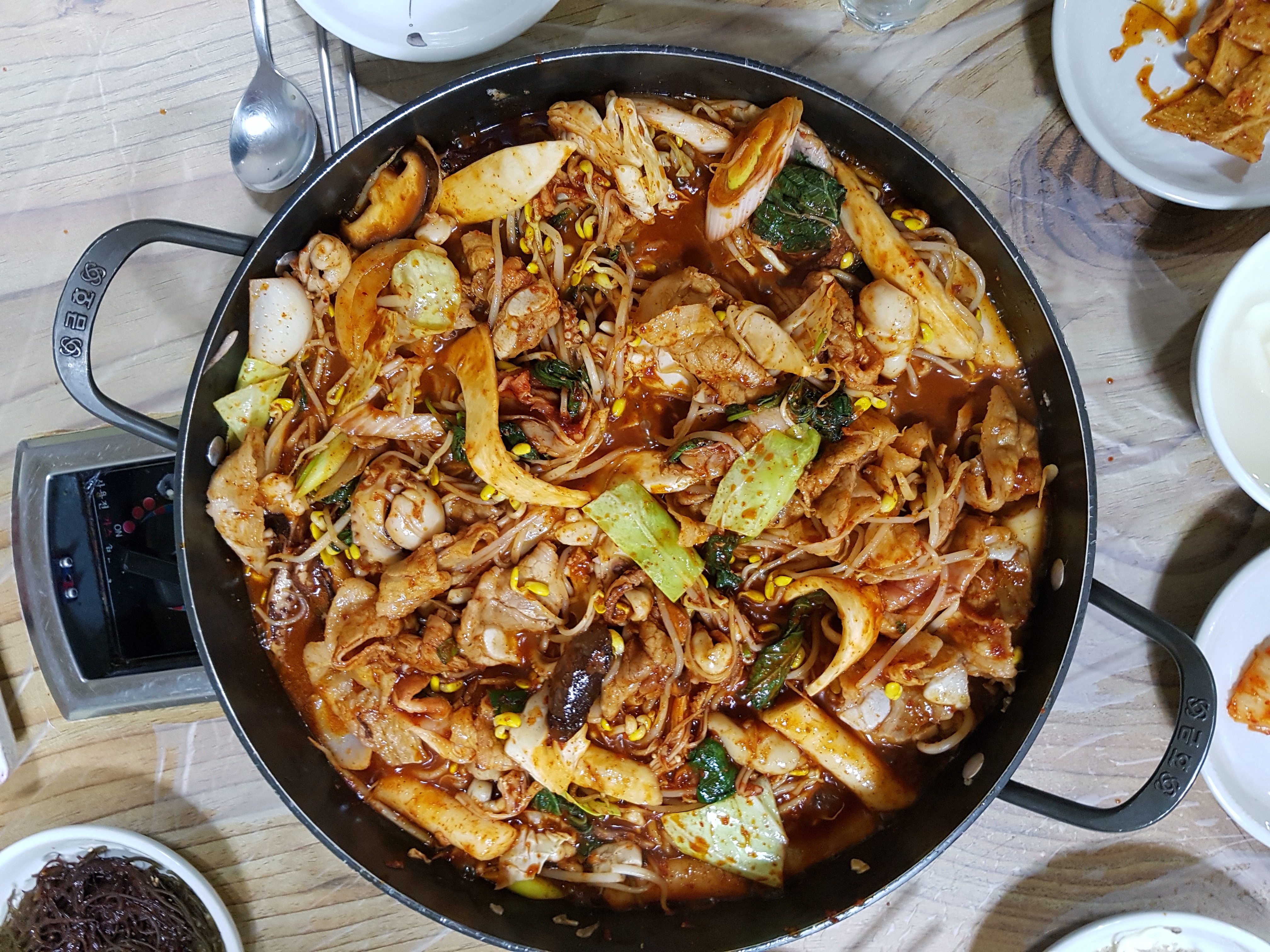 닭치고오리
