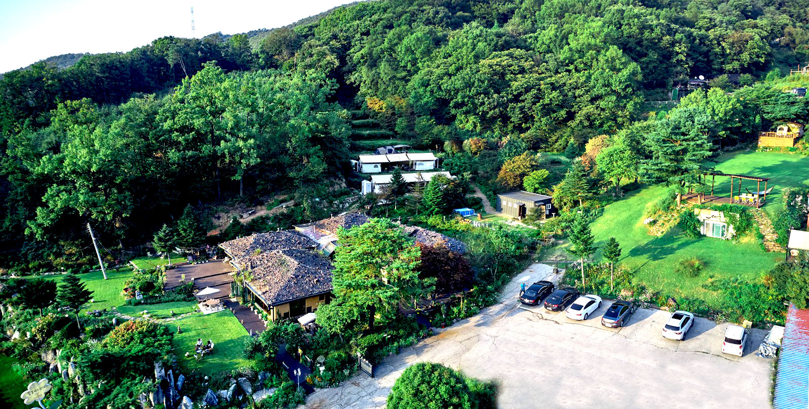 들꽃피는언덕캠핑장