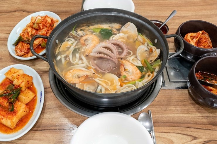 전통우리밀칼국수전문