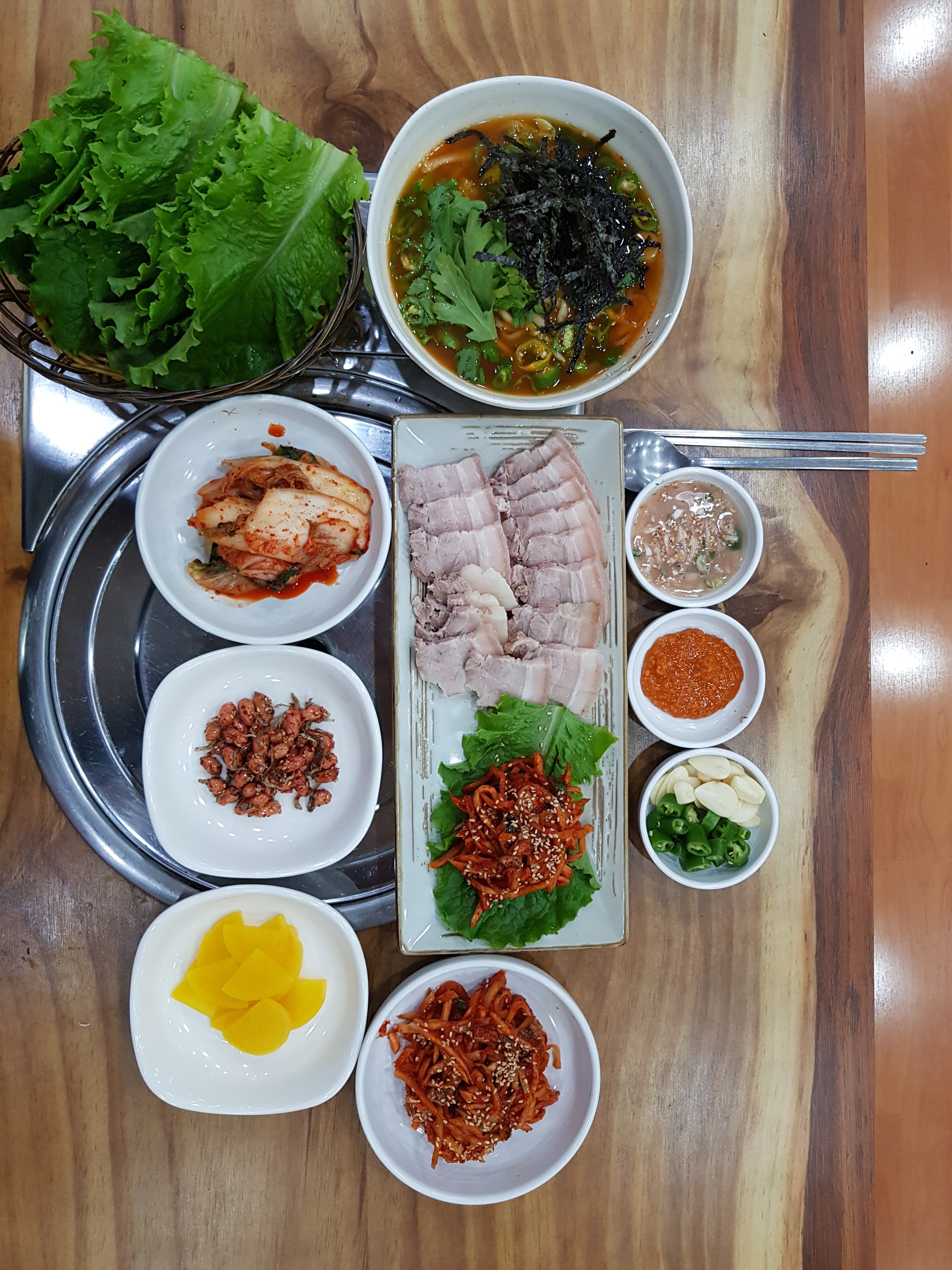손칼국수보쌈