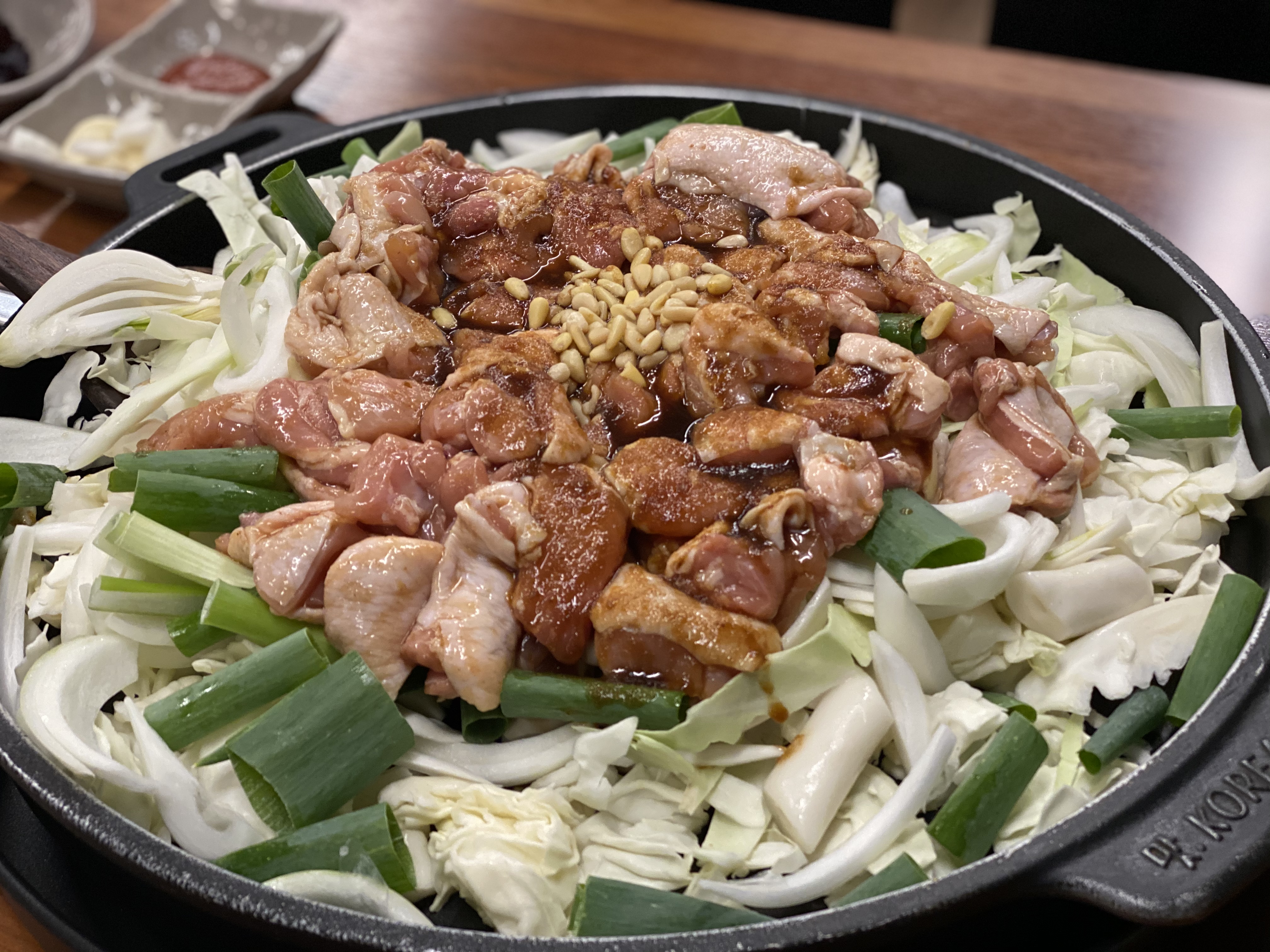 간장 잣 닭갈비