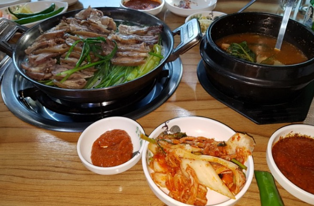 전라도집보신탕